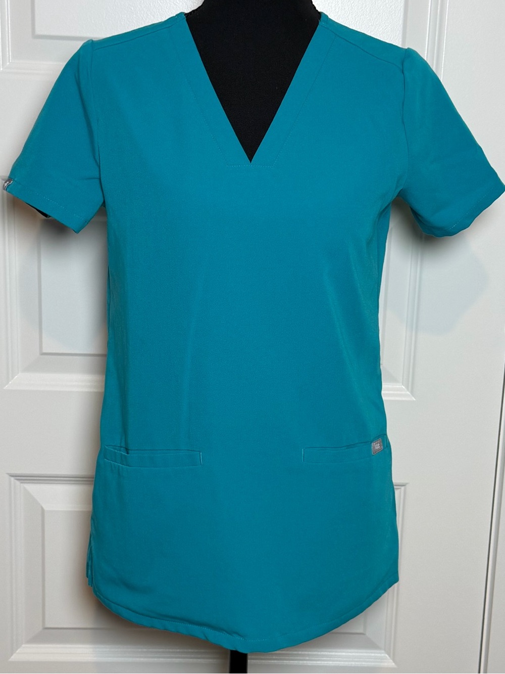 FIGS Casma Three-Pocket Scrub Top XXS Teal